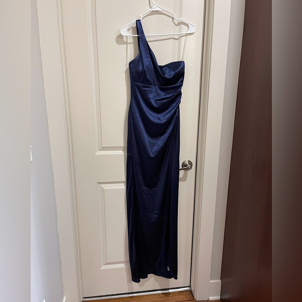One shoulder navy blue gown
